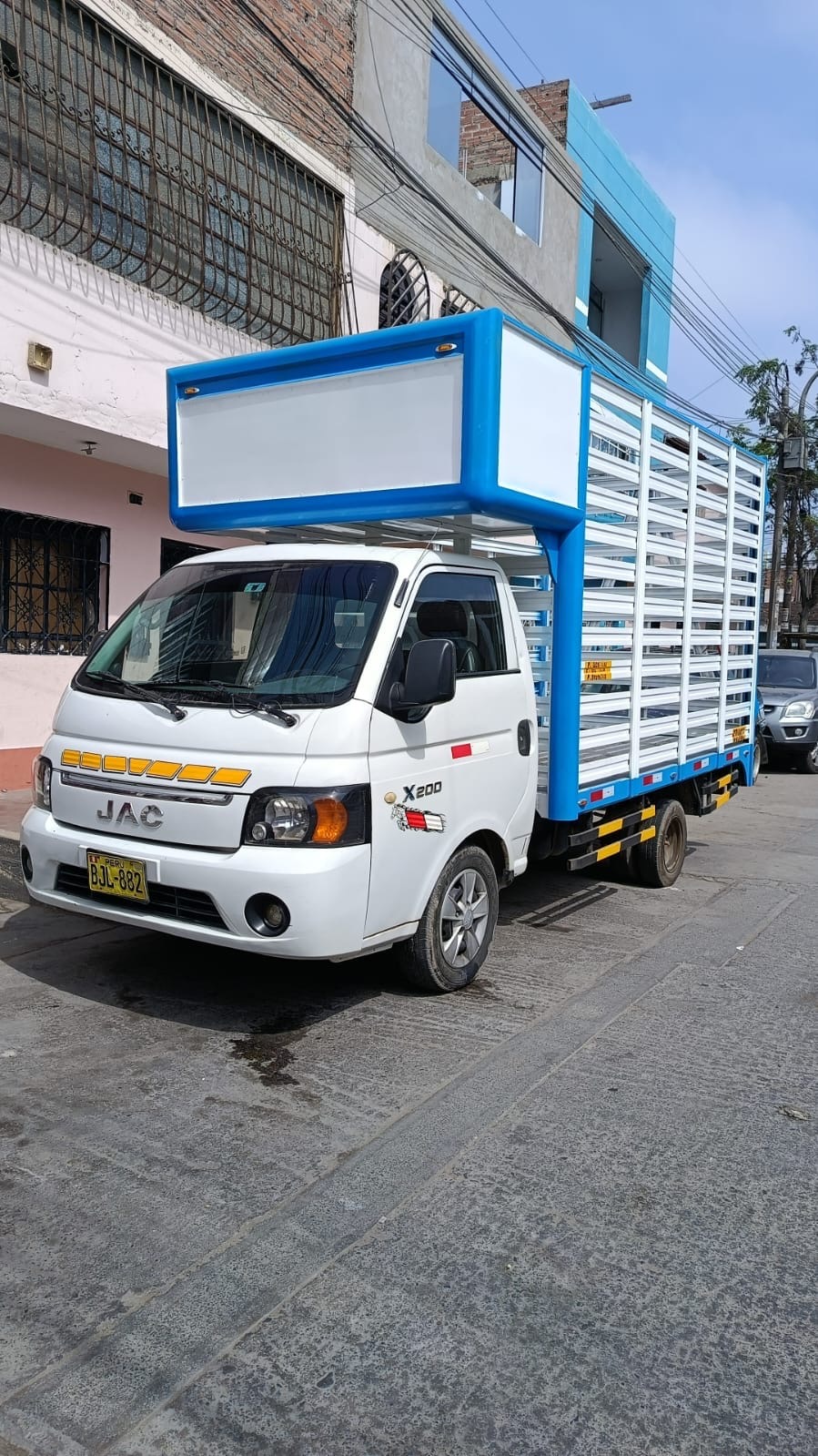 Camión blanco para mudanzas